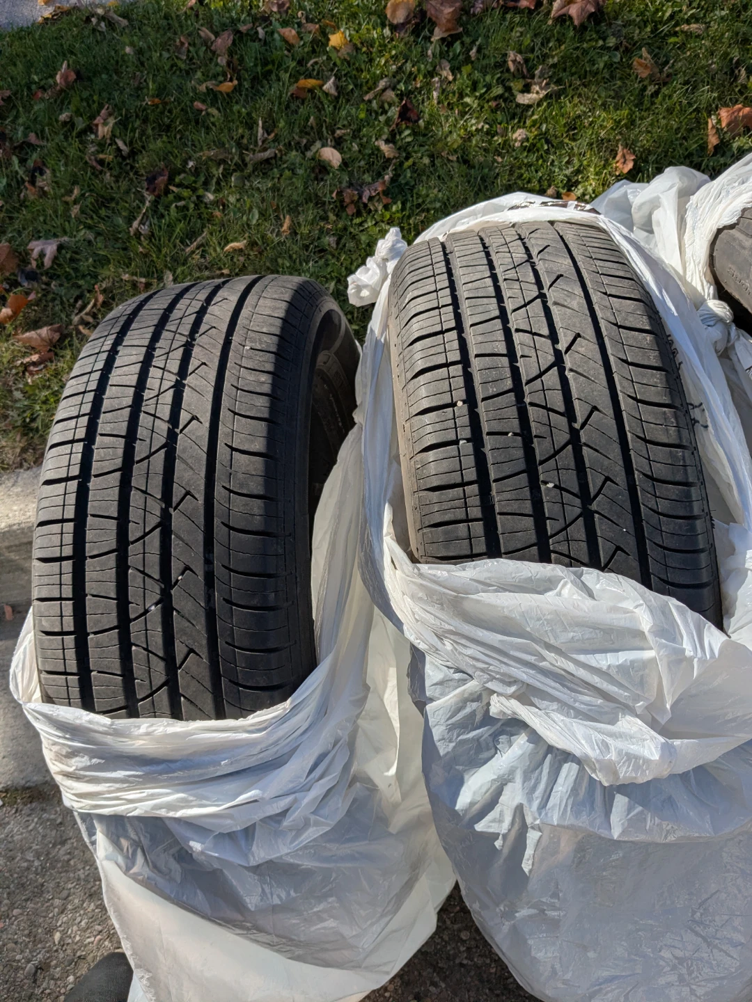 Set of 4 Tires - photo 3