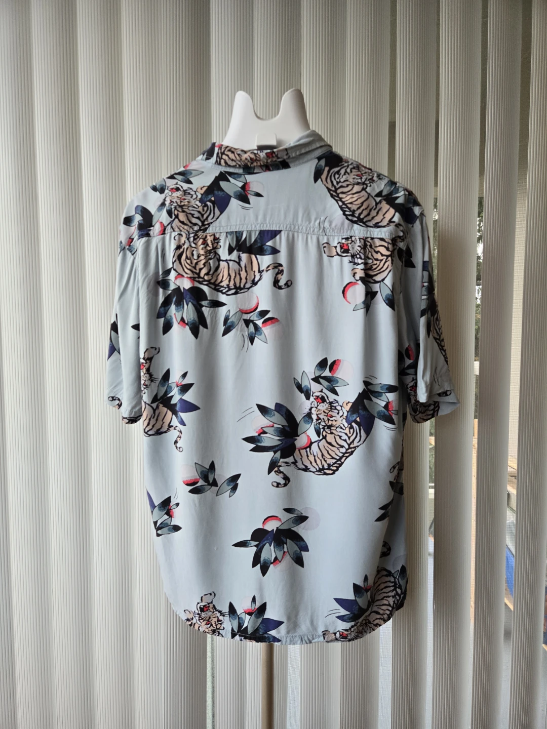 Urban Outfitters Tiger Print Hawaiian Shirt - Size M - photo 2