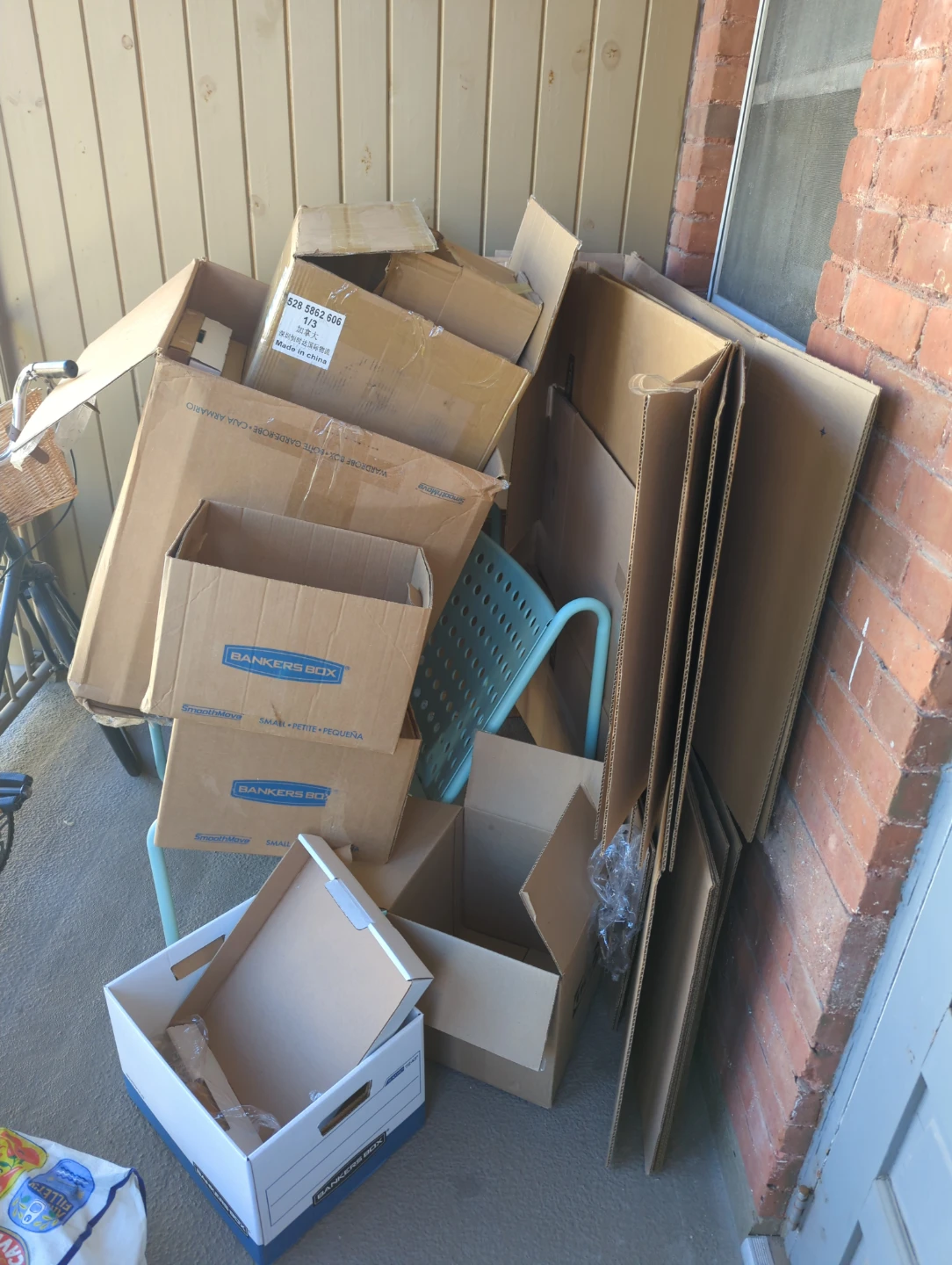 Free moving boxes