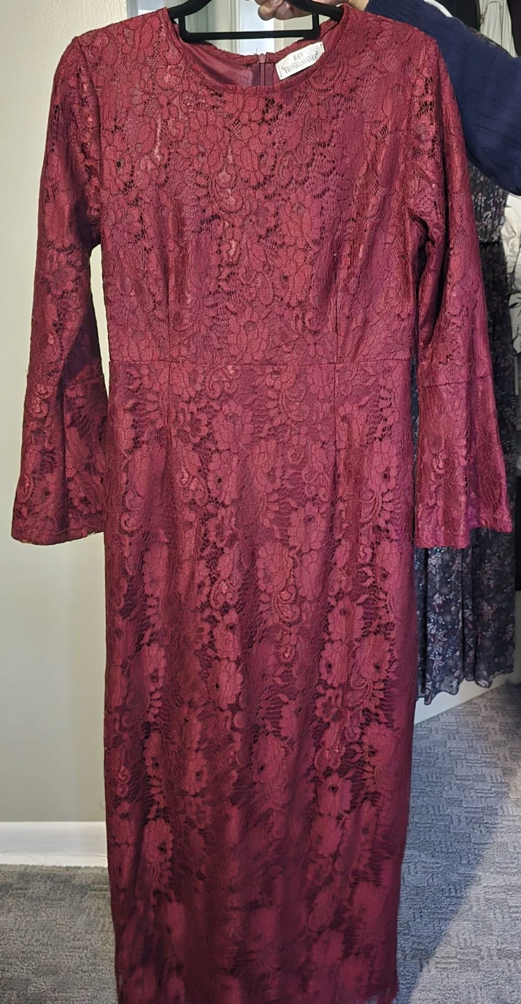 Burgundy Lace Long Sleeve Midi Woman Dress