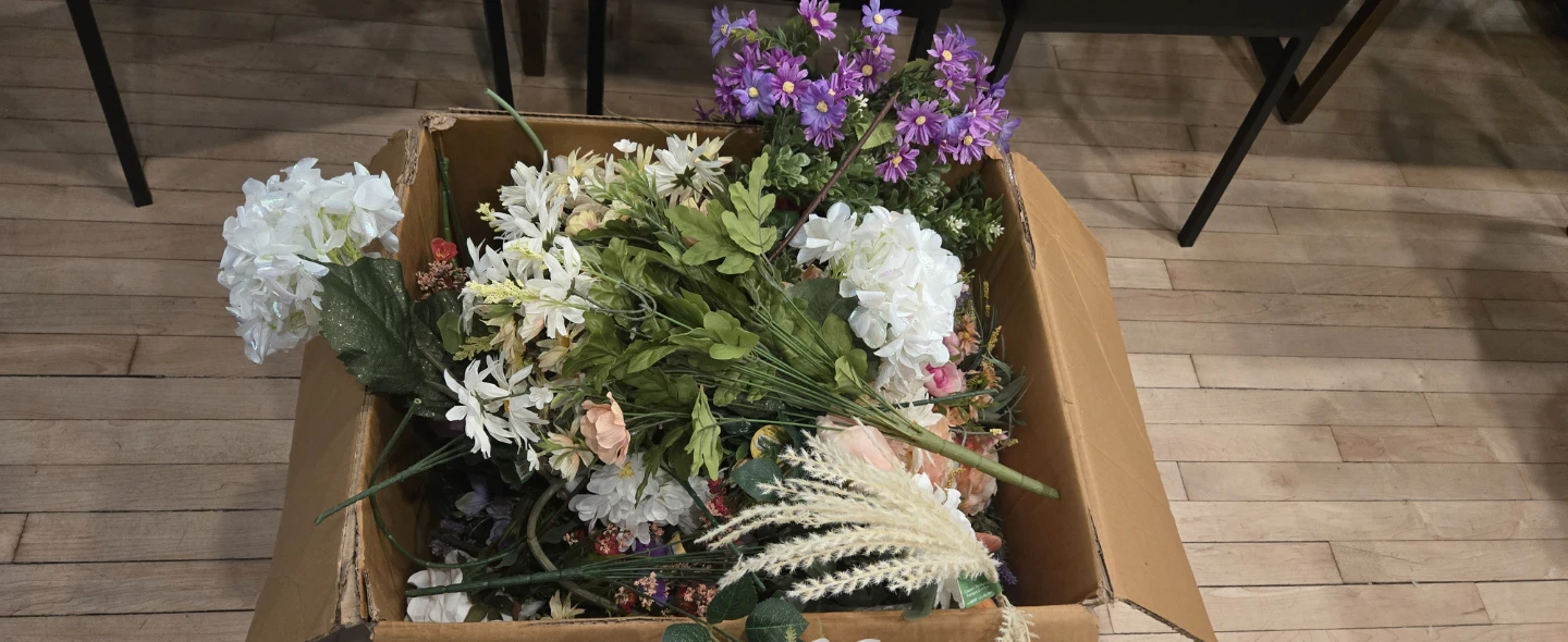 Assorted faux flowers