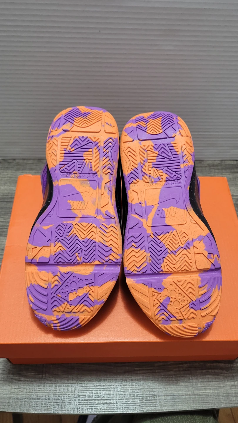 Nike Basketball Shoes Size 1Y - photo 5