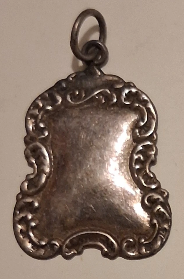 Beautiful vintage sterling silver luggage tag style pendant - photo 2