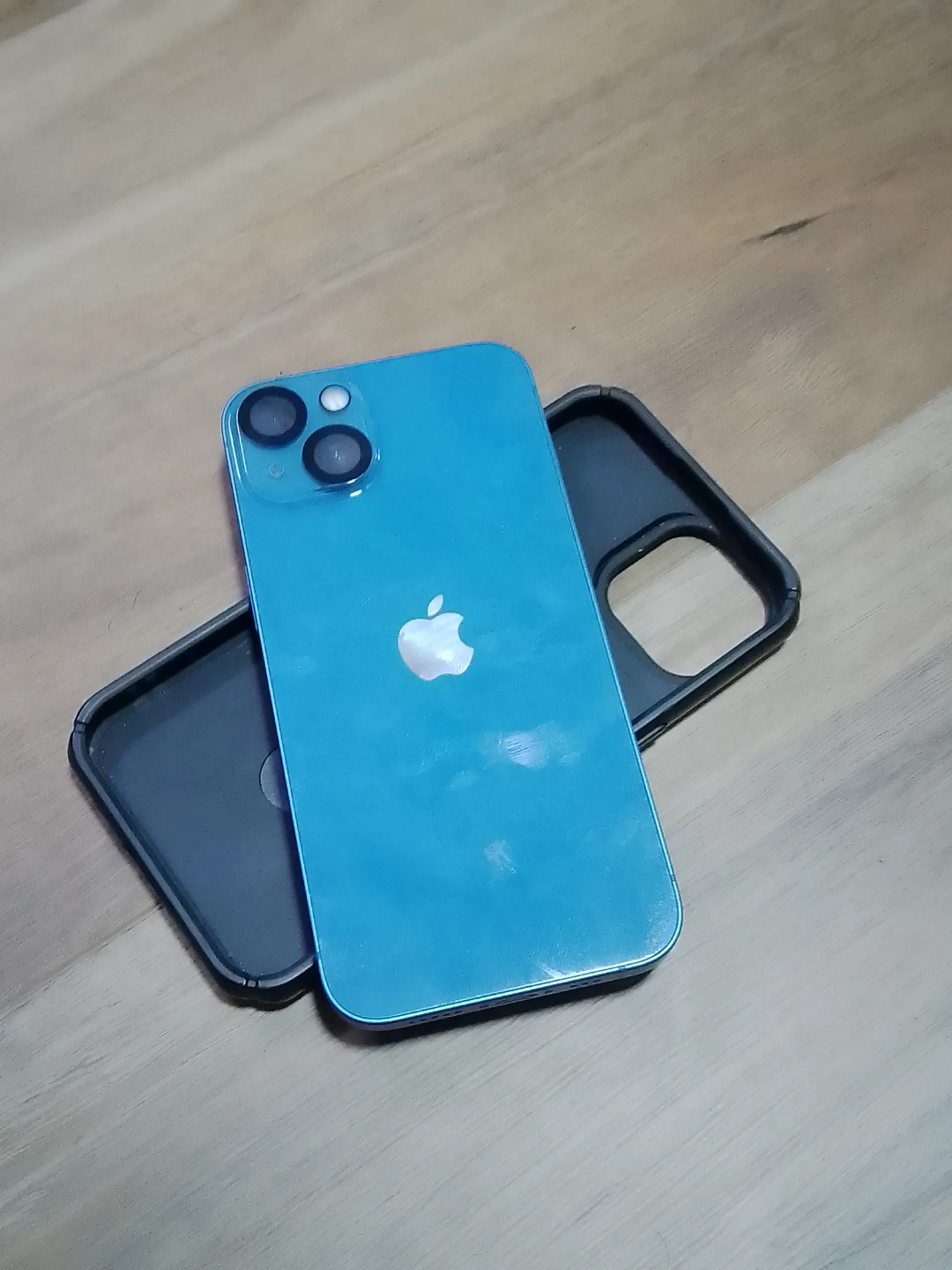 iPhone 13 (128GB) in Blue - photo 2