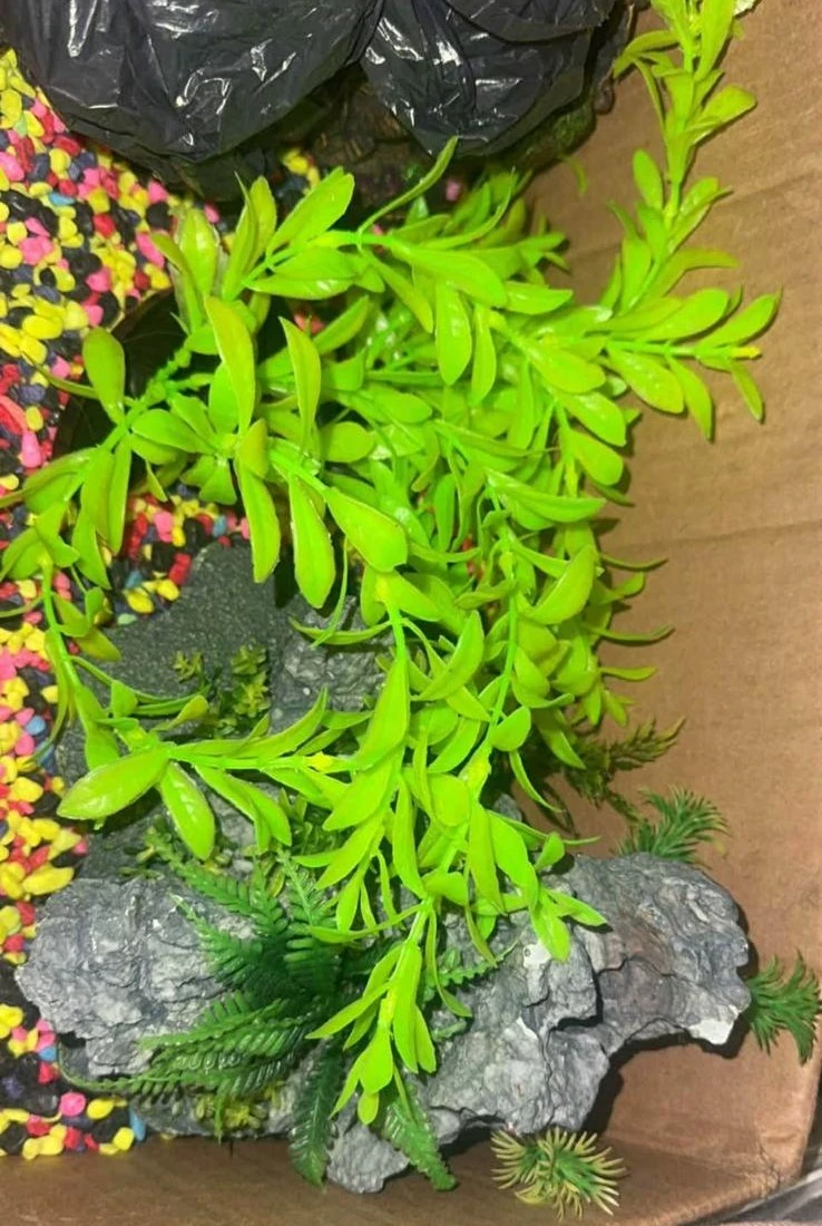 Aquarium Decor and Coloured Gravel Set