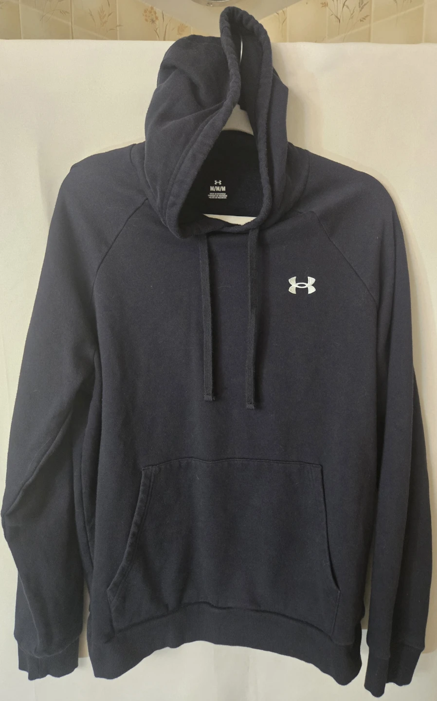 Under Armour Men's Medium.  Hoodie, 3/4 sleeve and T-shirt.  EUC - photo 2