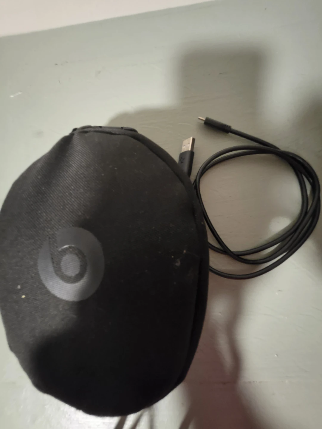 Beats Headphones with Case and Charging Cable - photo 2