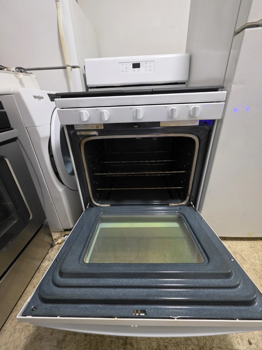 Whirlpool White Gas Range Stove and fridge - photo 4