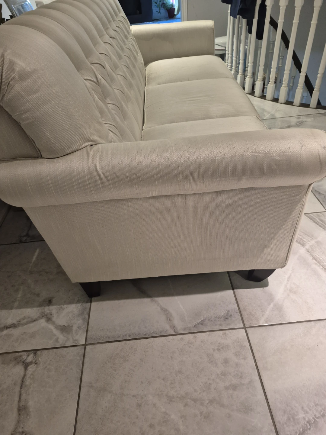 Asheley Tufted Sofa - photo 4