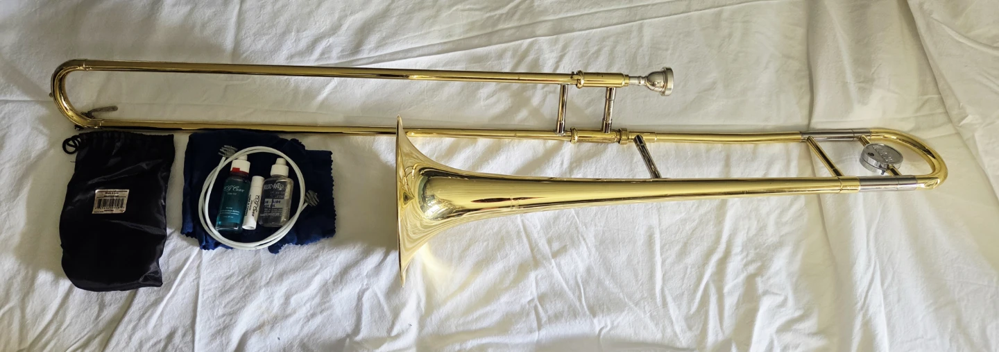 Yamaha Trombone with Case and Accessories - photo 2
