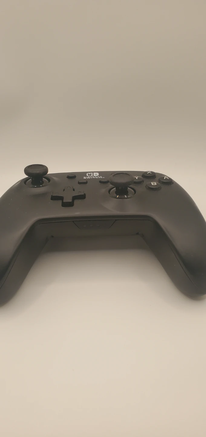 Nintendo Switch Pro Controller - photo 3