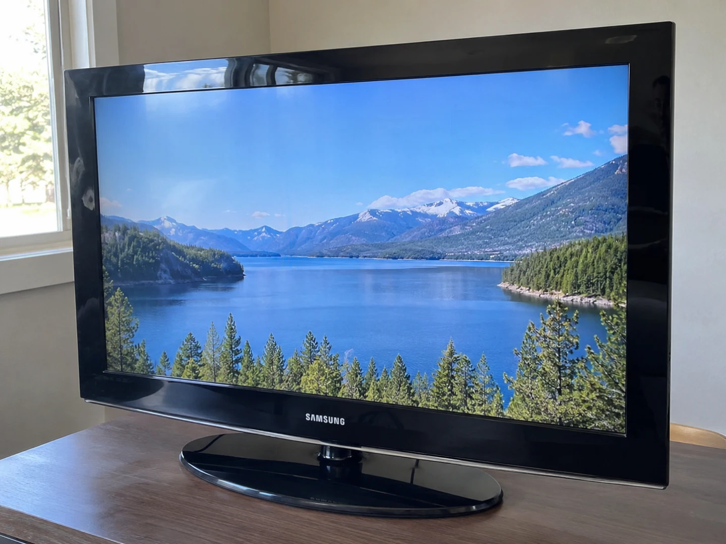 Samsung Flat Screen TV