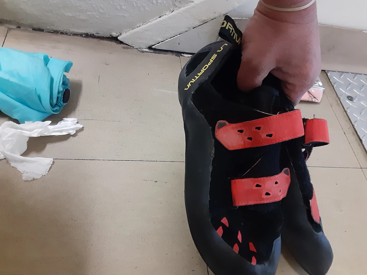La Sportiva Tarantula Climbing Shoes - photo 2
