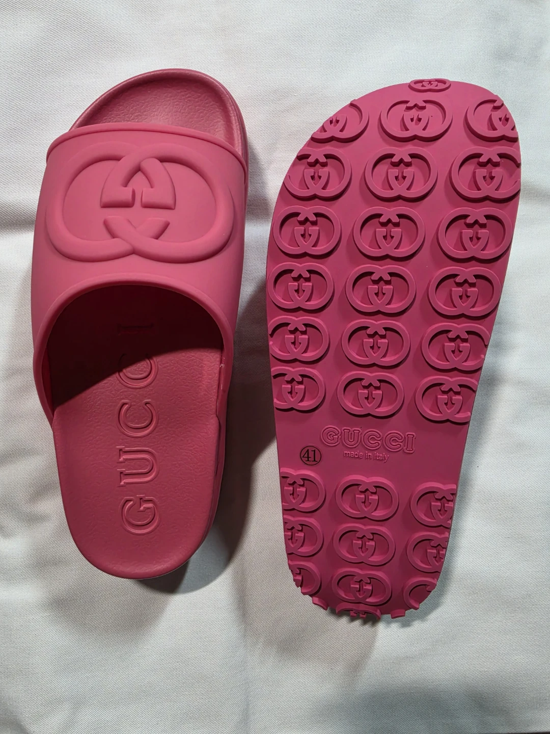 Gucci Pink Rubber Slides Size 10 - photo 2