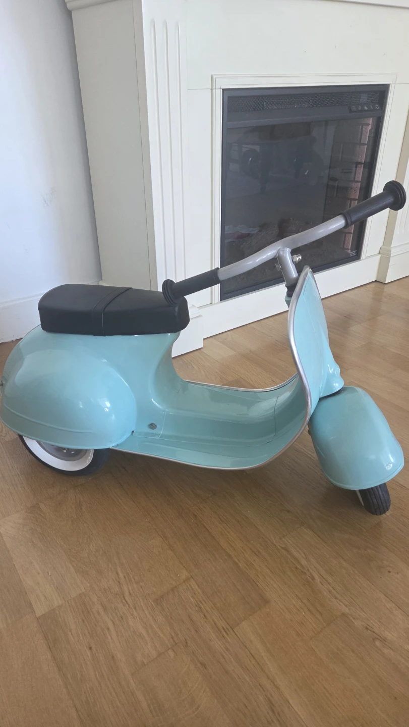 Ambosstoys Primo Ride-On Scooter