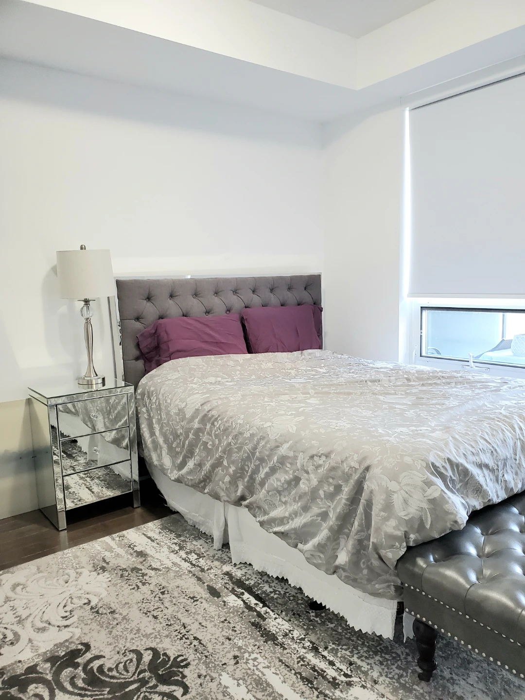 Mirrored Queen headboard, Vanity, Tufted ottoman - photo 2