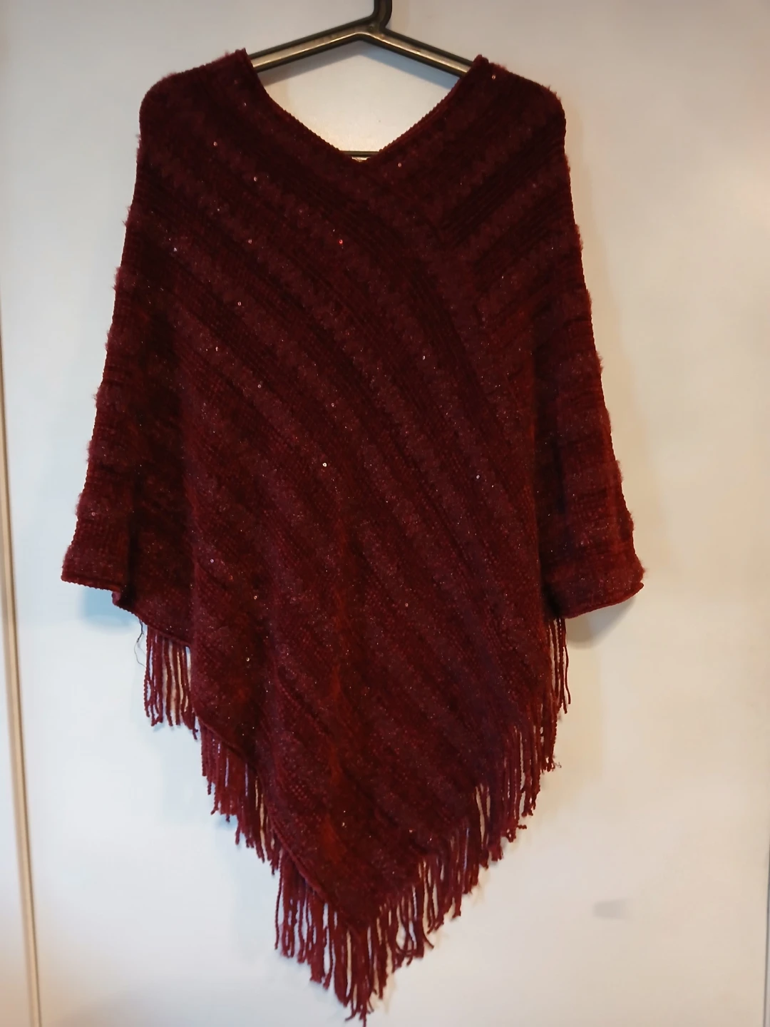 New. Fashion by Mirabeau Maroon Poncho. Firm price. Location ⬇️
