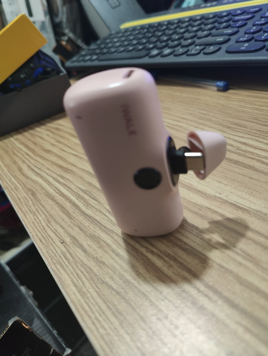 iWalk LinkPod Portable Charger - Pink - photo 2