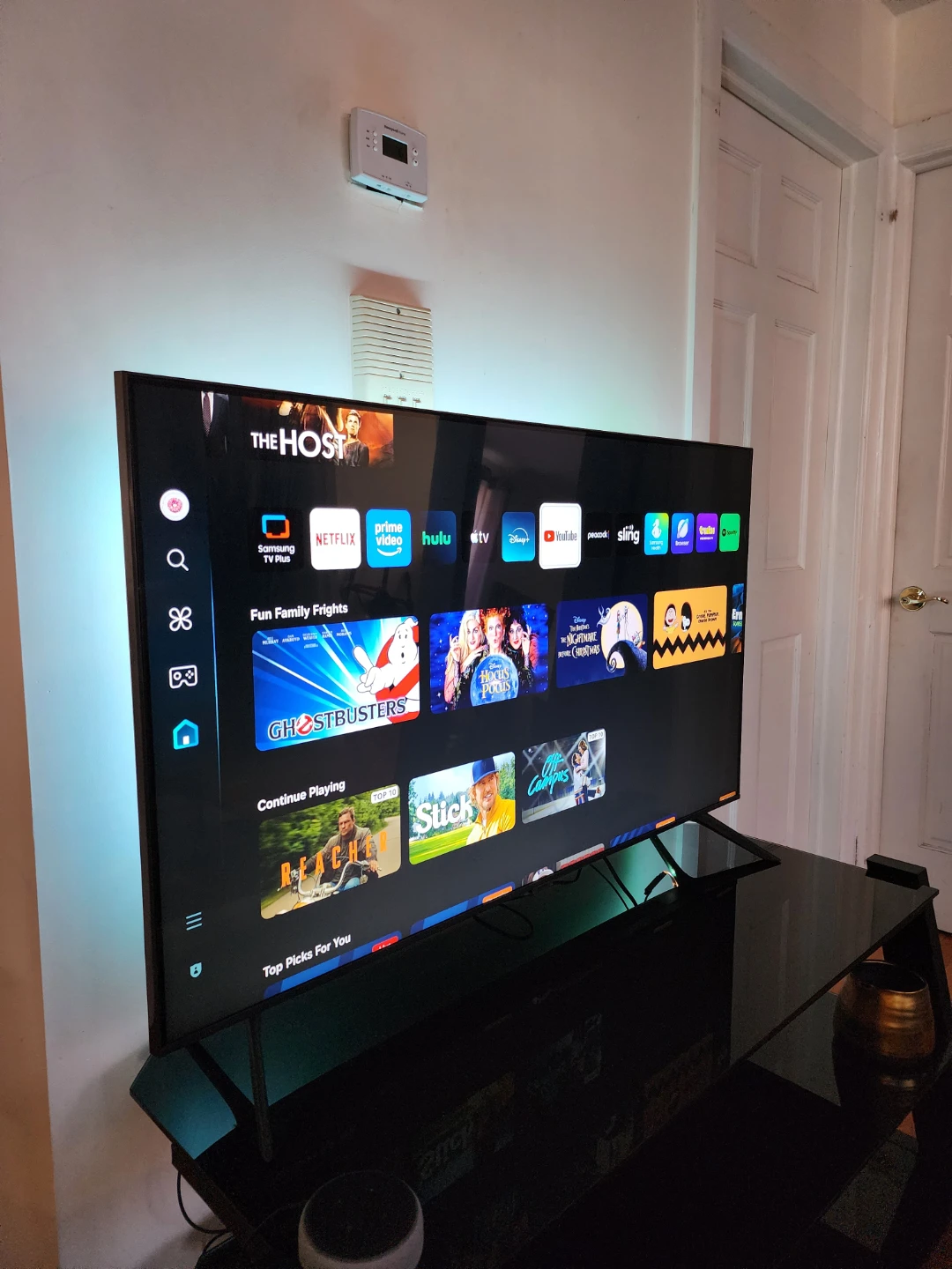 Samsung 50" 4K Smart TV + Modern Glass TV Stand Bundle - photo 3