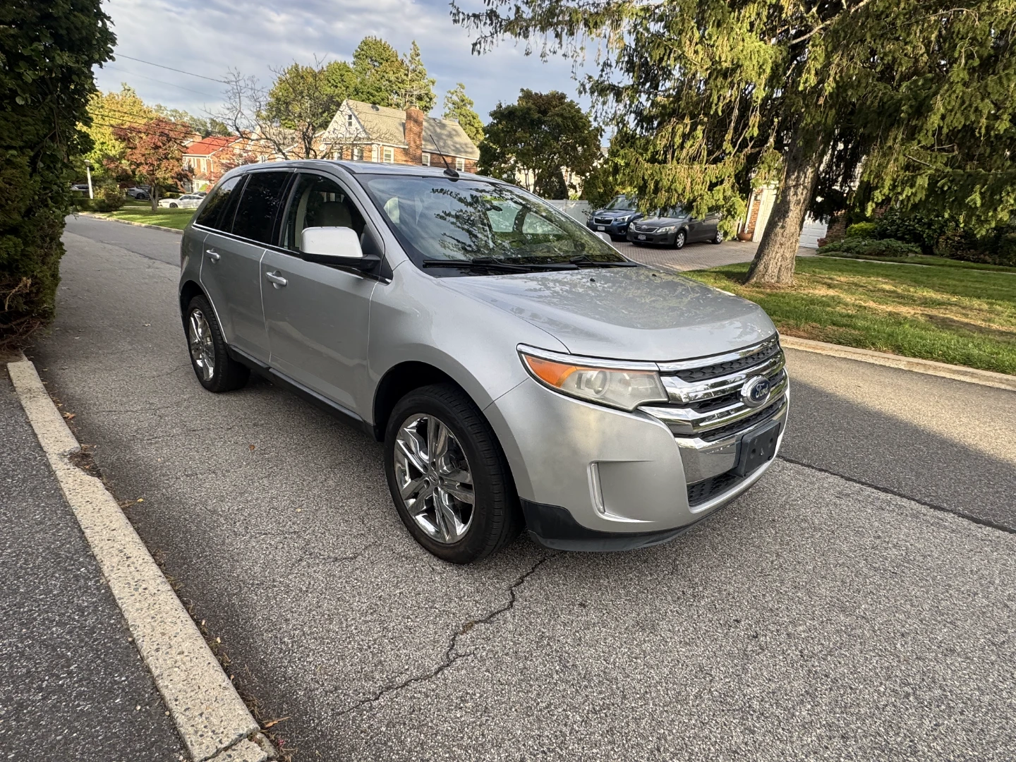 2011 Ford Edge Silver Limited SUV AWD - photo 3