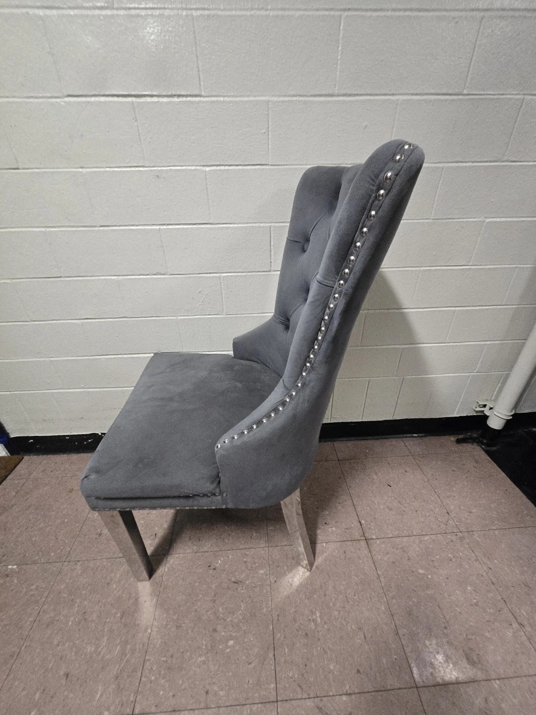 Gray Velvet Tufted Accent Chair DIY Fixer Upper - photo 3