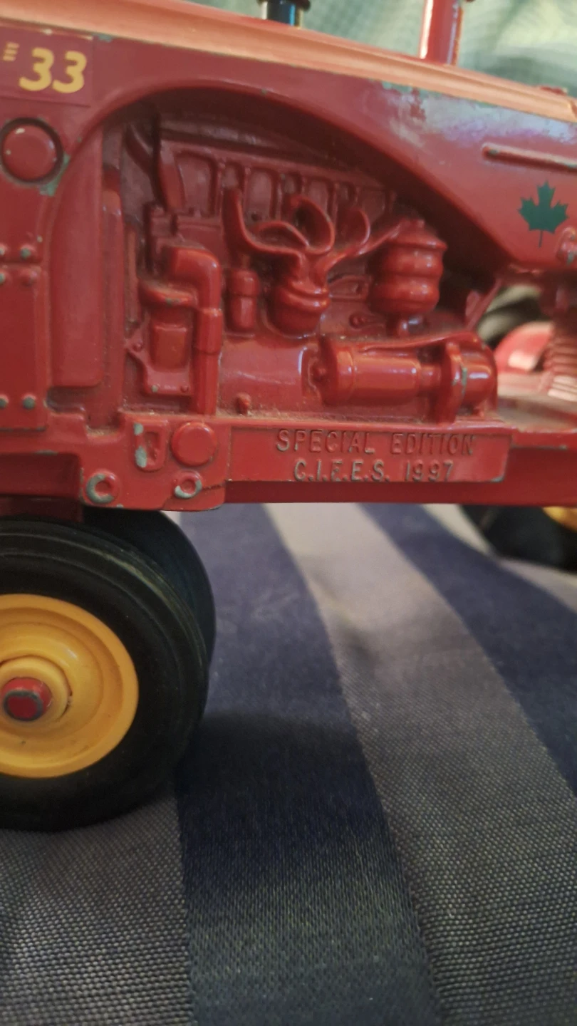 Massey-Harris 33 Special Edition Tractor - photo 3