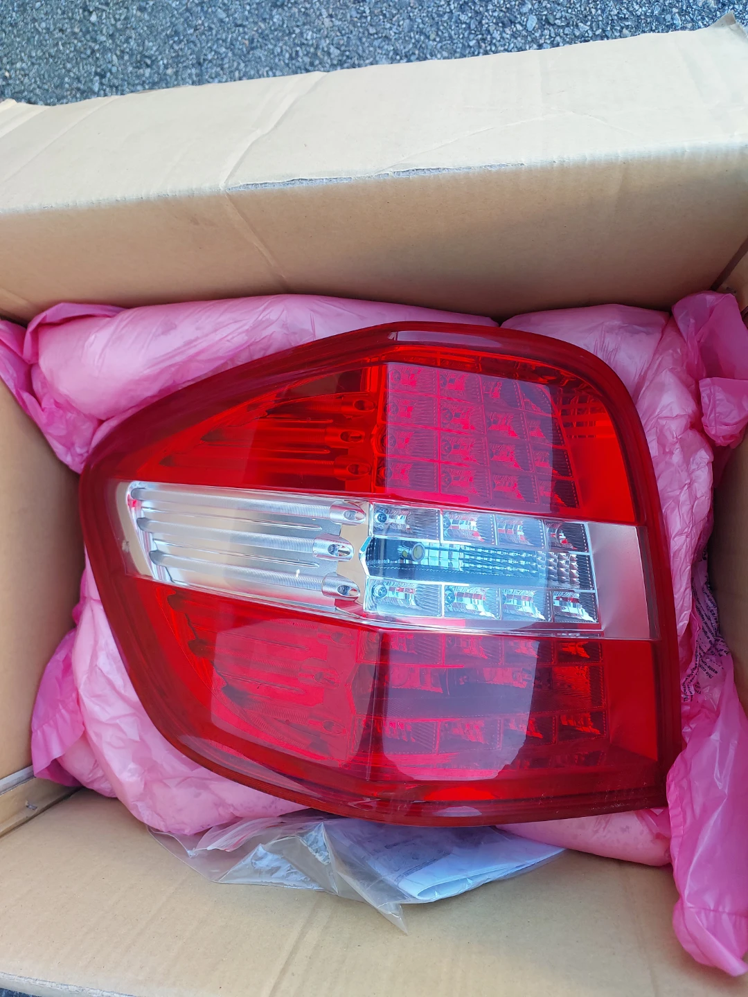 OEM Mercedes ML350 Tail Lights - photo 3