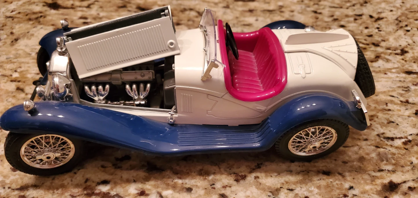 Bburago 1932 Alfa Romeo 2300 Spider Model Car - photo 3