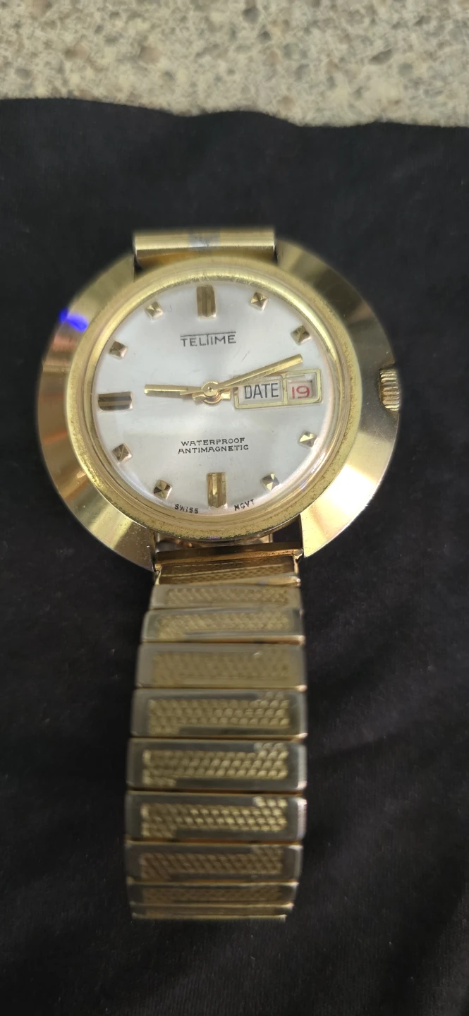 Vintage Teltime Gold-Tone Wristwatch ( U.F.O. Dial ) - photo 2