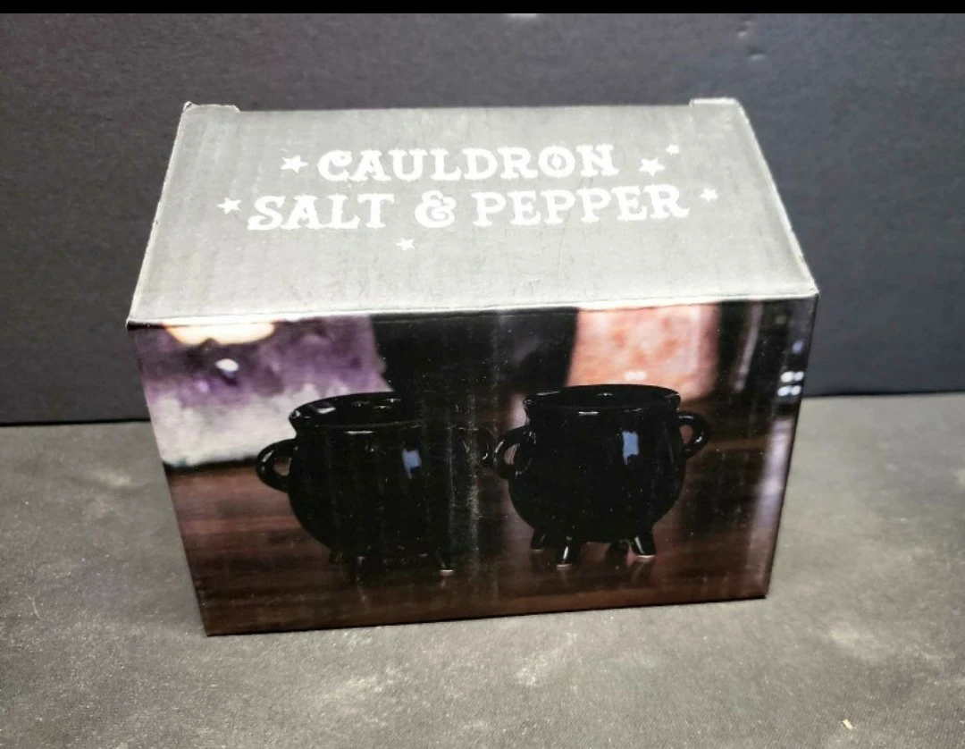 Salt & Pepper Shakers. Witch Cauldron - photo 2