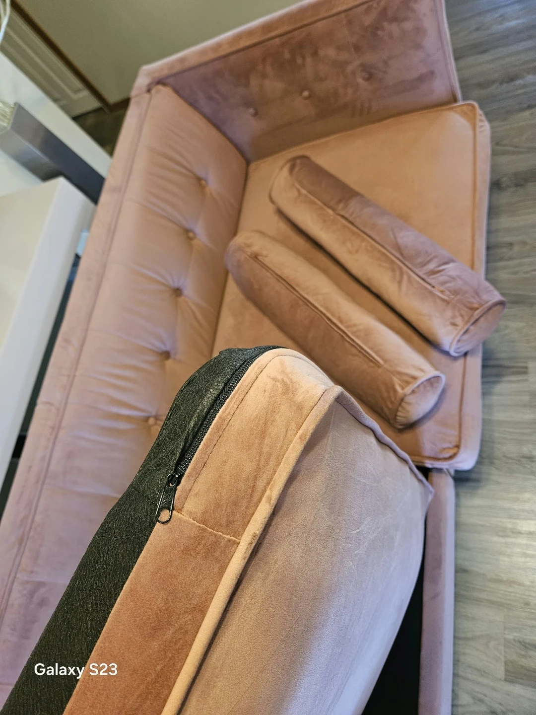Free delivery Free delivery Velvet Mid-Century Modern Sofa - photo 5