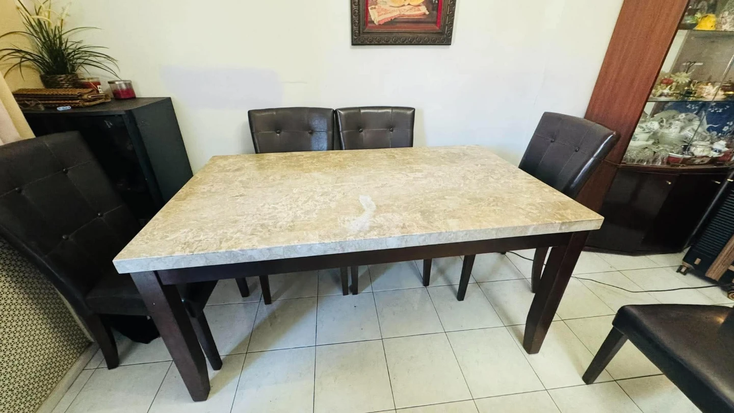 Free Like new Real marbal Dining Table Set with 6 Chairs - photo 2