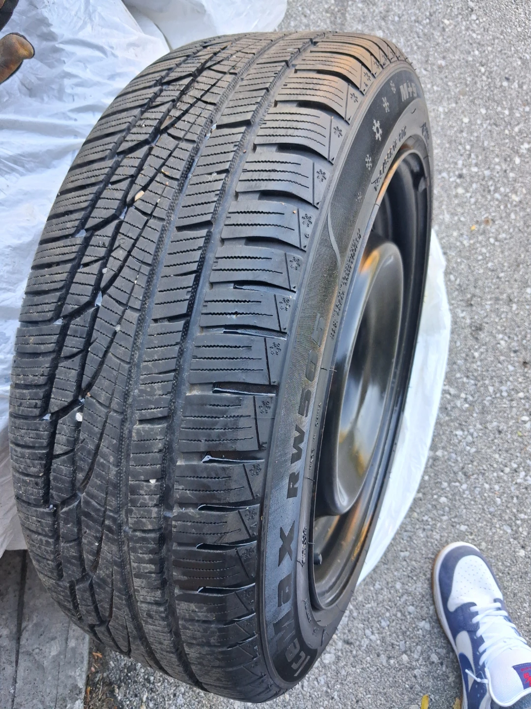 LIKE NEW! 16" Honda civic winter tires and rims. 5 x 114.3 - photo 3