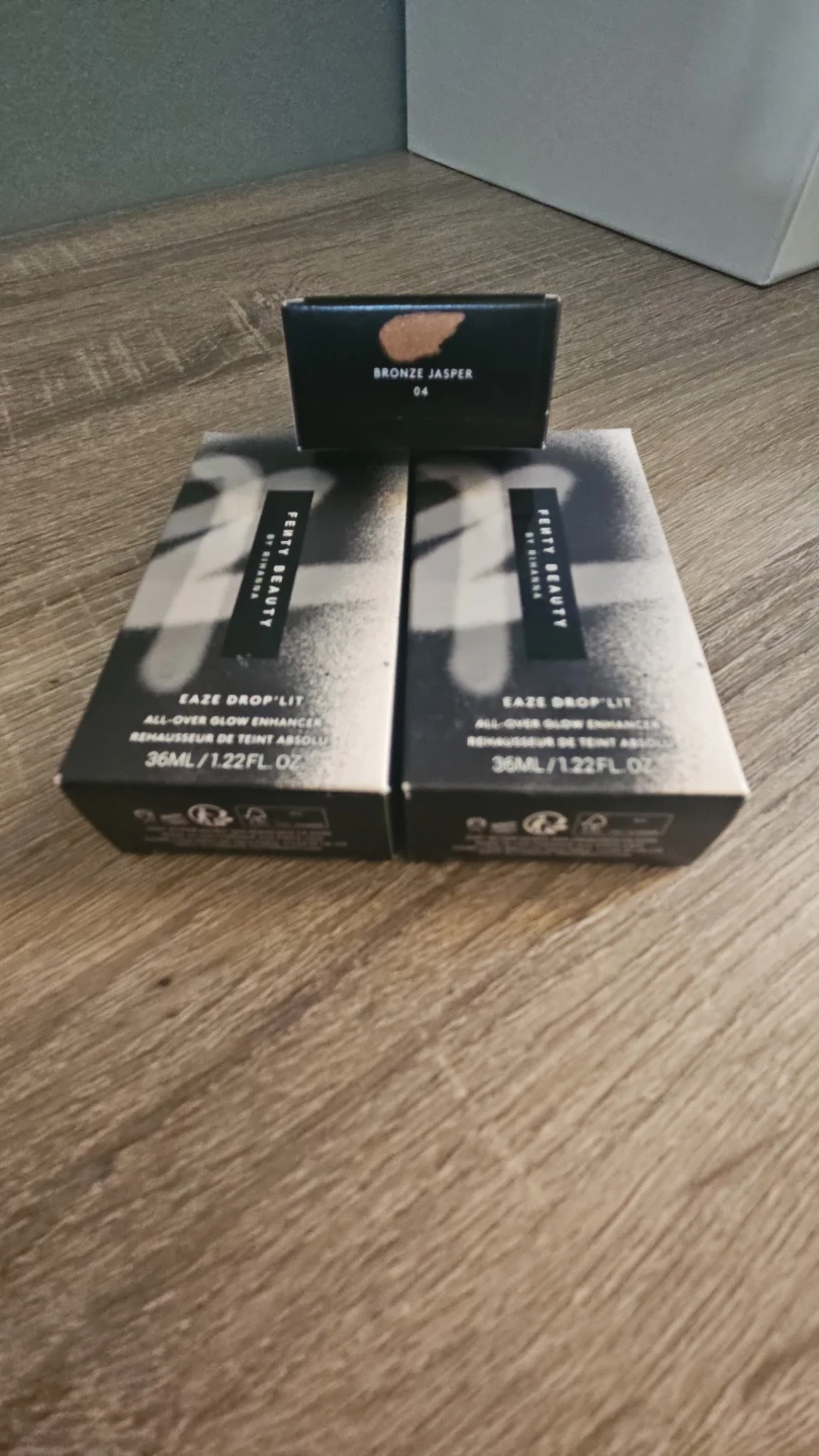 3 Fenty Beauty Eaze Drop'Lit All-Over Glow Enhancer