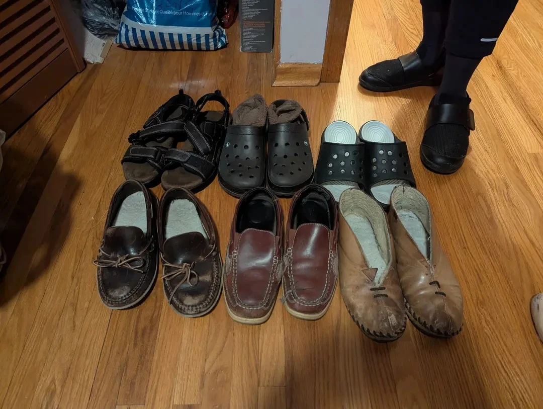 (Various items - see pics) Free things!