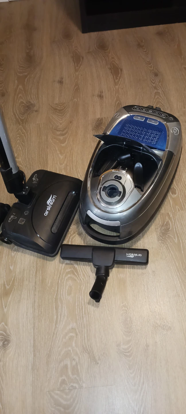 Airstream Hepa Canister Vacuum - photo 4