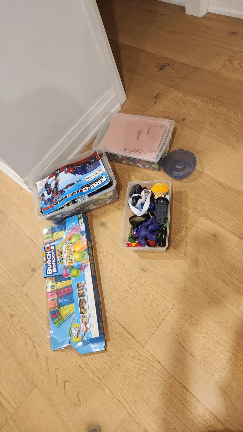 Assorted Toys, Kre-O Transformers, and Bunch O Balloons
