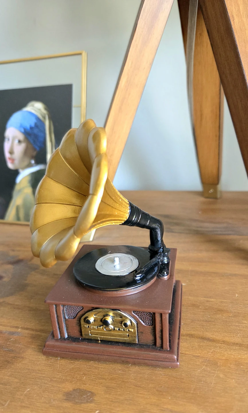 Vintage Gramophone Miniature Replica – Décor & Paperweight *new