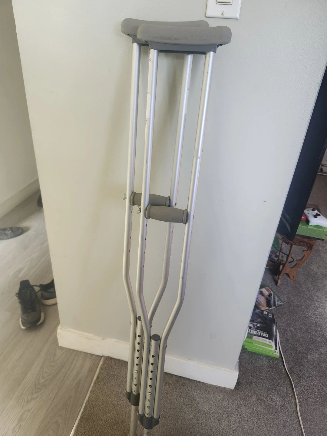 Adjustable Aluminum Underarm Crutches