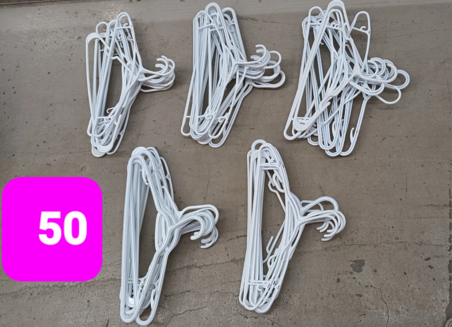 50 White Plastic Clothes Hangers