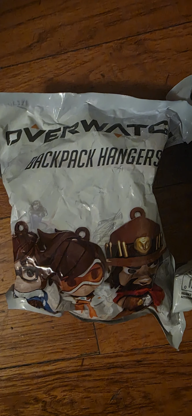 2 Sealed Overwatch Mystery Backpack Hangers - photo 3