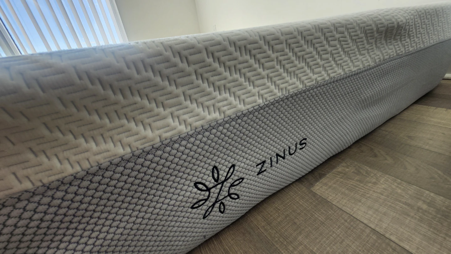 Zinus King Size Mattress - photo 2