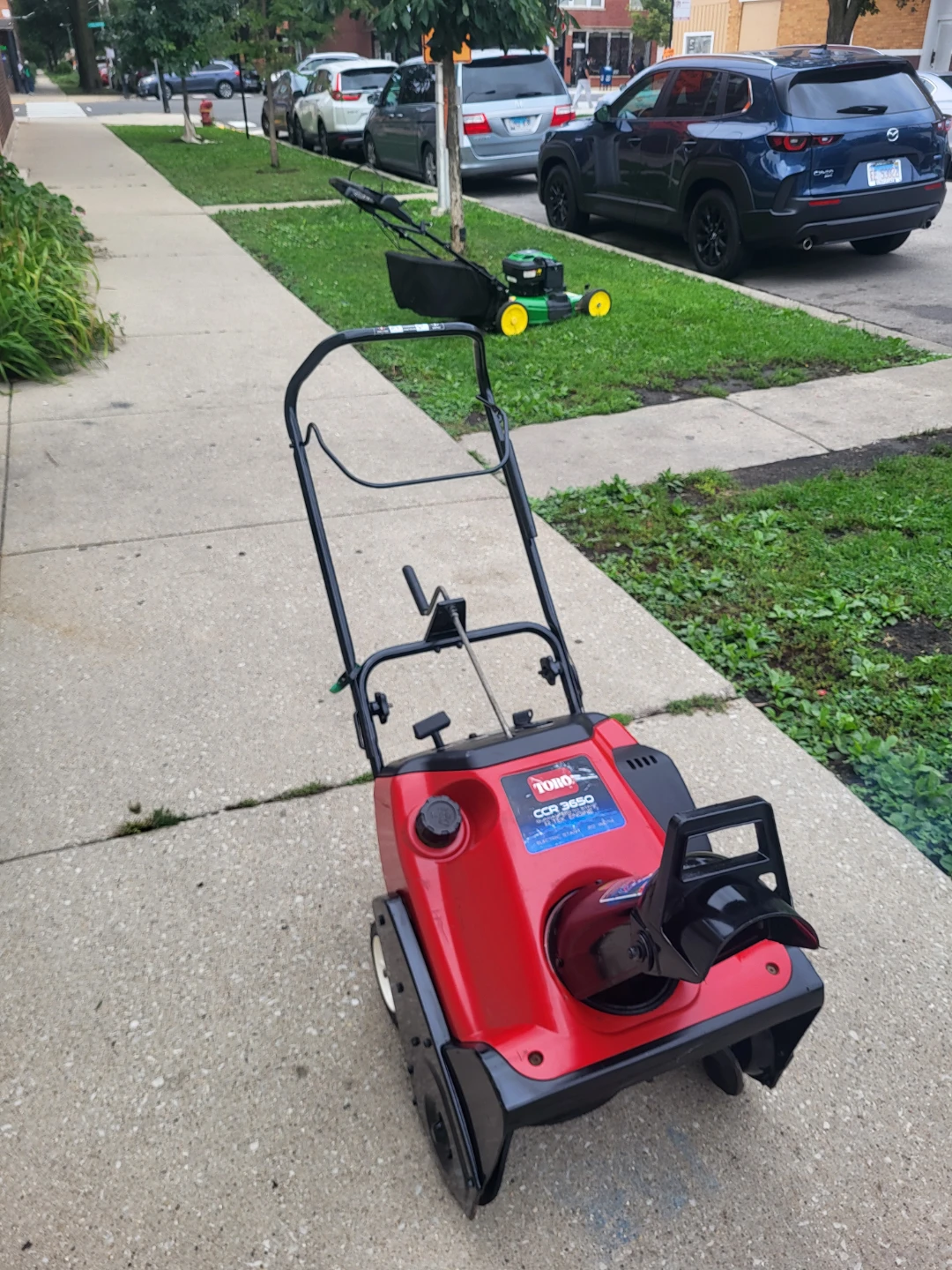 Toro CCR 3650 Snow Blower - photo 3