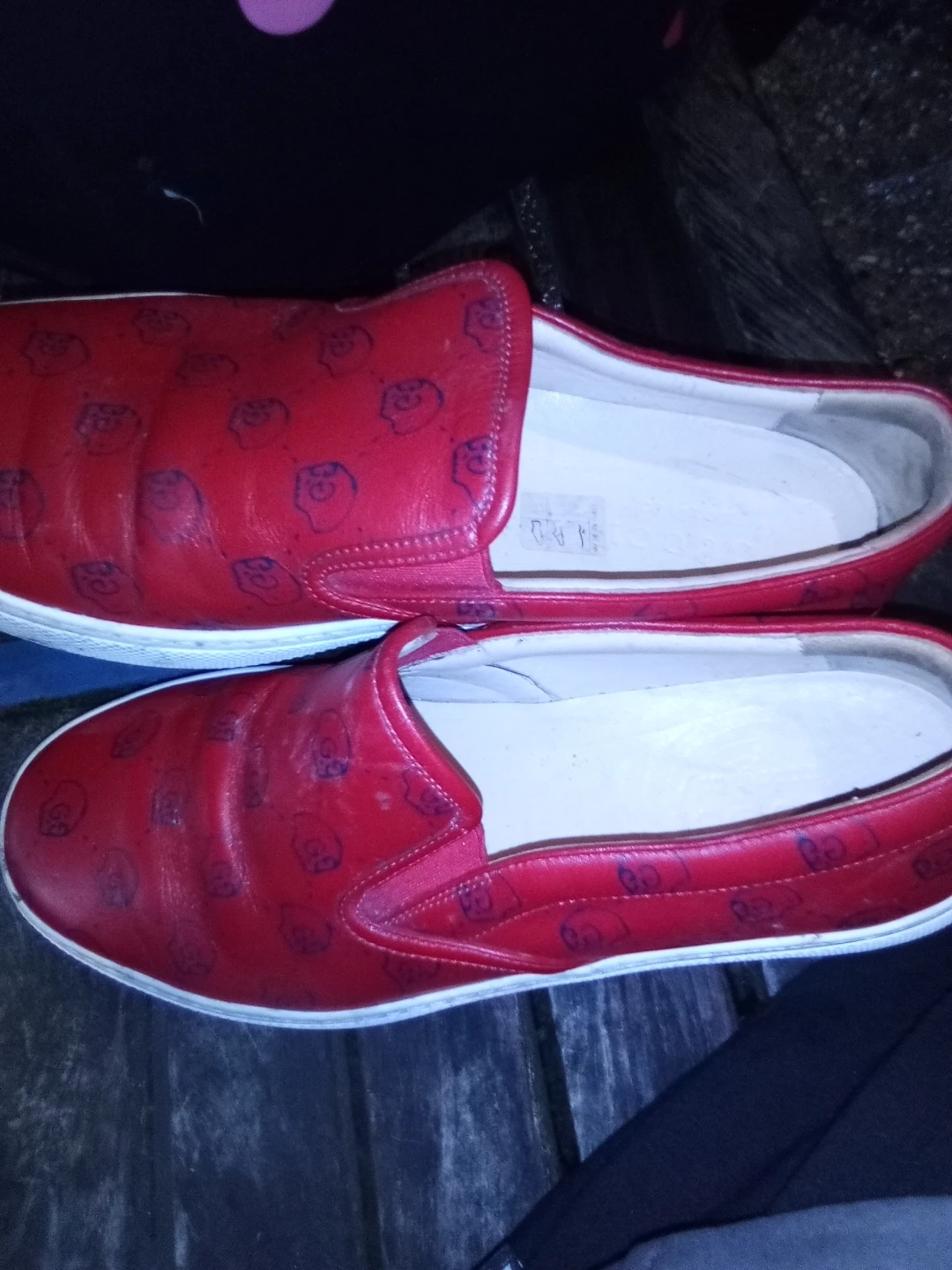 Gucci Red Skull Print Slip-On Sneakers - photo 3