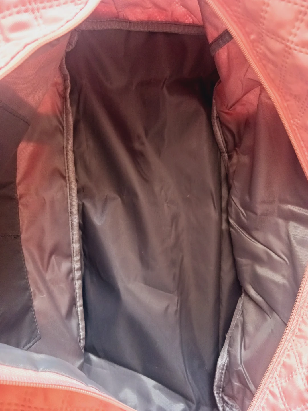 New !! NWT !Weekend Trip Quilted Pink Duffel Bag - photo 5