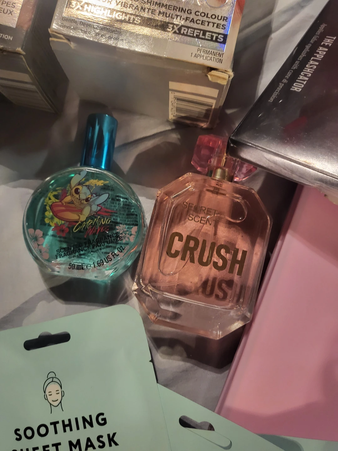 Assorted beauty and skincare items - photo 2