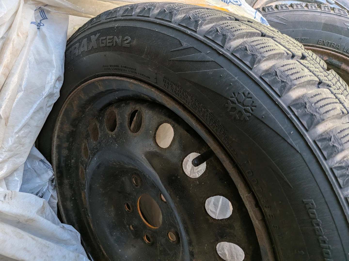 Winter tires with rims - photo 2