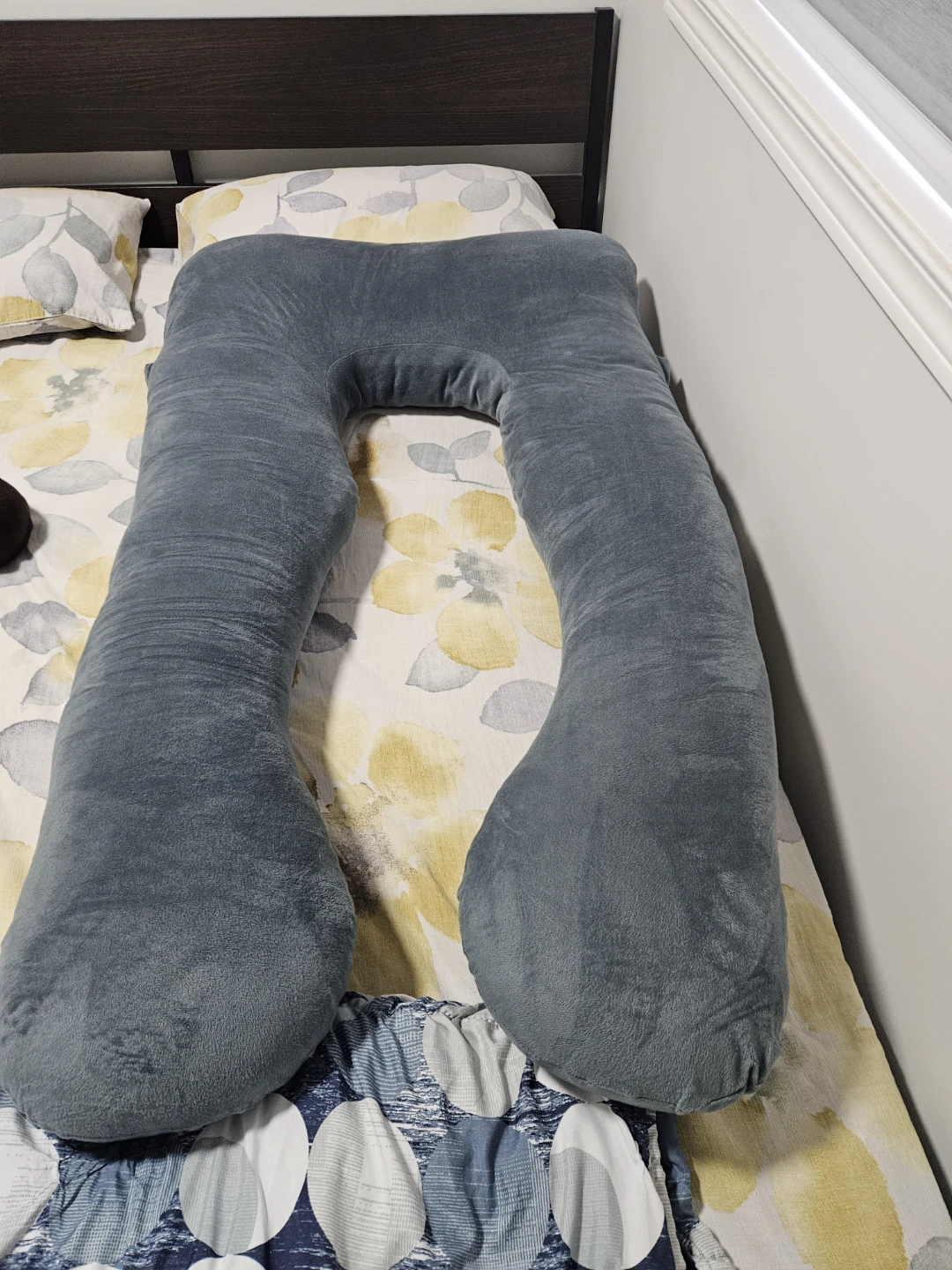 Grey U-Shaped Full Body Pregnancy Pillow - photo 2
