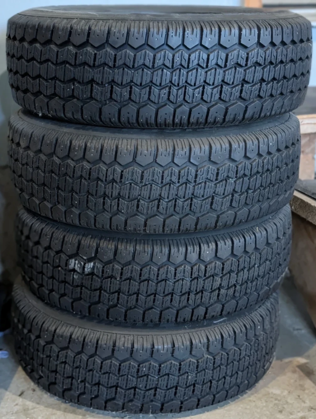Uniroyal Tiger Paw Winter Tires on Rims 175/70R13 - photo 2