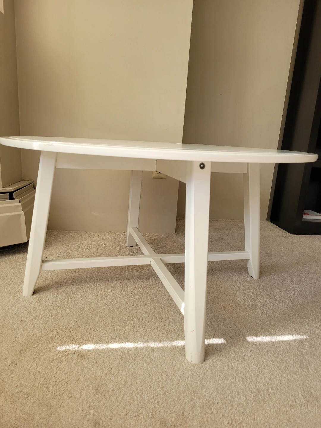 White round side table/coffee table/plant stand - photo 2